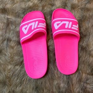 Fila Shoes - FILA SLIDES Fila Shoes - FILA SLIDES